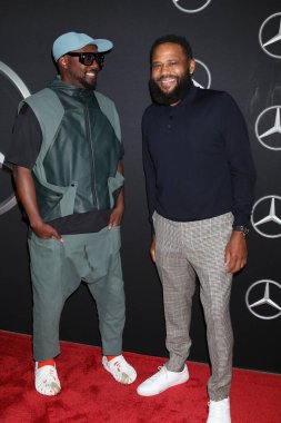 LOS ANGELES - AUG 12:  will.i.am, Anthony Anderson at the Grand Opening of Mercedes-Benz Classic Center at Mercedes-Benz Classic Center on August 12, 2022 in Long Beach, CA