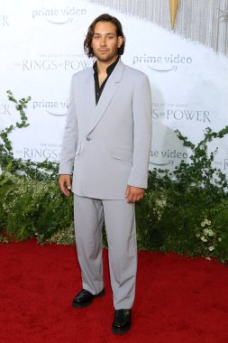 LOS ANGELES - AUG 15:  Maxim Baldry at the The Lord Of The Rings: The Rings Of Power Premiere Screening at Culver Studios on August 15, 2022 in Culver City, CA