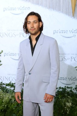 LOS ANGELES - AUG 15:  Maxim Baldry at the The Lord Of The Rings: The Rings Of Power Premiere Screening at Culver Studios on August 15, 2022 in Culver City, CA