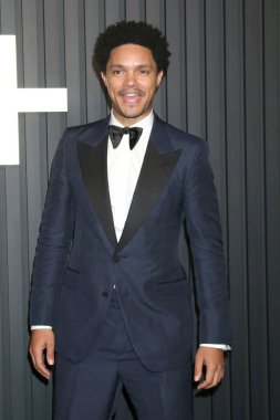 LOS ANGELES - 12 Eylül 2022 'de Los Angeles' ta Trevor Noah Apple TV + Primetime Emmy Partisi Kırmızı Halı Ana Kurt 'ta