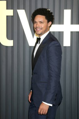 LOS ANGELES - 12 Eylül 2022 'de Los Angeles' ta Trevor Noah Apple TV + Primetime Emmy Partisi Kırmızı Halı Ana Kurt 'ta