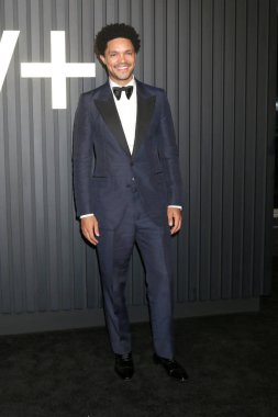 LOS ANGELES - 12 Eylül 2022 'de Los Angeles' ta Trevor Noah Apple TV + Primetime Emmy Partisi Kırmızı Halı Ana Kurt 'ta