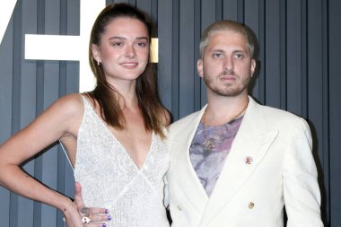 Charlotte Lawrence, Andrew Watt, Apple TV + Primetime Emmy Partisi Kırmızı Halı Ana Kurt 'ta 12 Eylül 2022' de, Los Angeles, CA