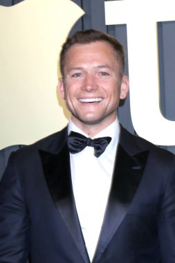 LOS ANGELES - 12 Eylül 2022 'de Los Angeles' ta Apple TV + Primetime Emmy Partisi Kırmızı Halı Ana Kurt 'ta Taron Egerton