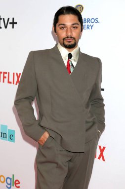 LOS ANGELES - 9 Eylül 2022 'de Beverly Wilshire Oteli' nde Ulusal Hispanik Medya Koalisyonu 2022 Etki Ödülleri Galasında Mark Indelicato