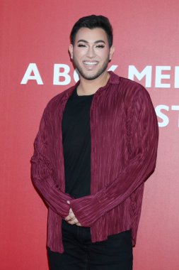 SEP 28: Manny Mau 28 Eylül 2022 'de Los Angeles' ta Regal LA 'daki Bros Premiere' de canlı yayında.