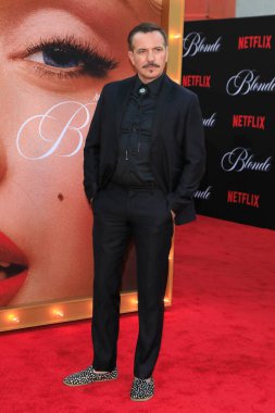 LOS ANGELES - 13 Eylül 2022 'de TCL Çin Tiyatrosu' ndaki Blonde Prömiyer 'de Tygh Runyan