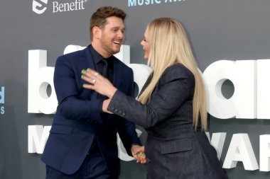 LOS ANGELES - 15 Mayıs 2022 'de MGM Garden Arena' daki 2022 Billboard Müzik Ödülleri 'nde Michael Buble, Miranda Lambert