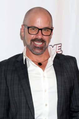 LOS ANGELES - 6 Ekim 2022 'de Harmony Goid Tiyatrosu' ndaki Ask Me to Dance galasında Robert Royston