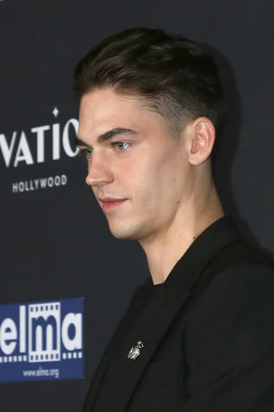 Los Angeles Oct Hero Fiennes Tiffin Loneliest Boy World Tcl — Stock Photo, Image