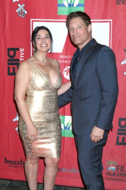 LOS ANGELES - OCT 19: Michele Kanan, Sean Kanan 19 Ekim 2022 'de Lulu California Bistro' daki Michele Kanan Yürüyüşü resepsiyonunda, CA