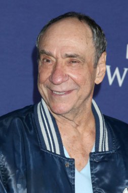 LOS ANGELES - 20 Ekim 2022 'de Los Angeles, CA' da bulunan Goya Stüdyoları 'nda Beyaz Lotus' un ikinci sezon gösteriminde F. Murray Abraham