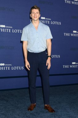 LOS ANGELES - 20 EKİM Sam Stryker The White Lotus Sezon 2 Bölüm 20 Goya Stüdyoları 'nda 20 Ekim 2022, Los Angeles, CA