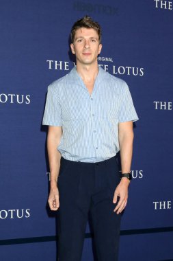 LOS ANGELES - 20 EKİM Sam Stryker The White Lotus Sezon 2 Bölüm 20 Goya Stüdyoları 'nda 20 Ekim 2022, Los Angeles, CA