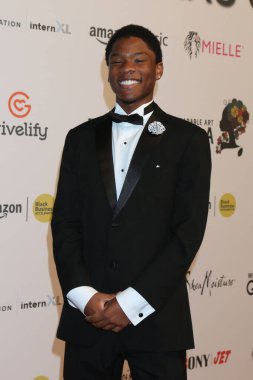 LOS ANGELES - 22 Ekim 2022 'de Santa Monica, CA' da 5. Geleneksel Giyilebilir Sanat Galasında Branson Bailey