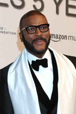 LOS ANGELES - 22 Ekim 2022 'de Santa Monica, CA' da 5. Geleneksel Giyilebilir Sanat Galasında Tyler Perry