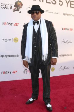 LOS ANGELES - 22: LL Cool J Barker Hanger 'daki 5. Geleneksel Giyilebilir Sanat Galasında 22 Ekim 2022, Santa Monica, CA