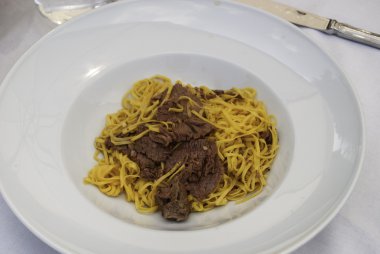 makarna fırında biftek sosu ile