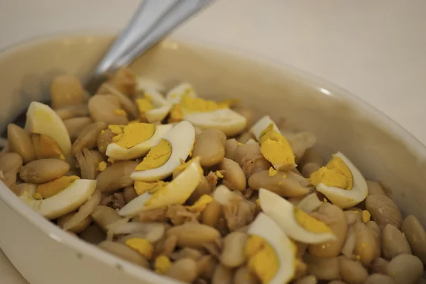 fasulye ve yumurta salatası