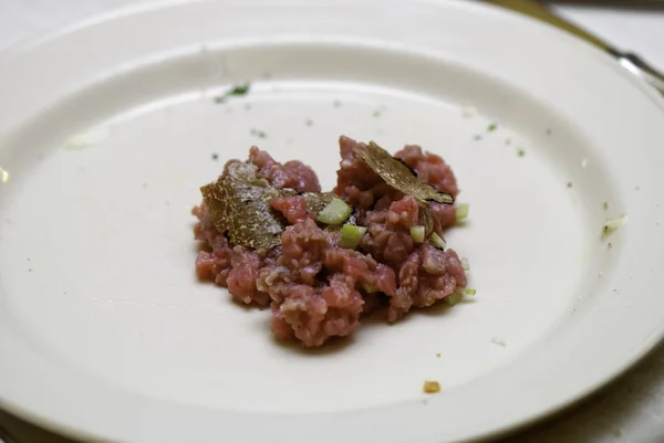 truffle ile Carne cruda