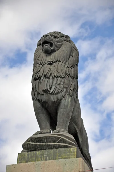 Lion of the Stone Bridge in Saragossa — Stock Photo, Image