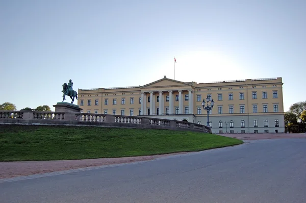 在奥斯陆举行的皇家宫殿 — 图库照片