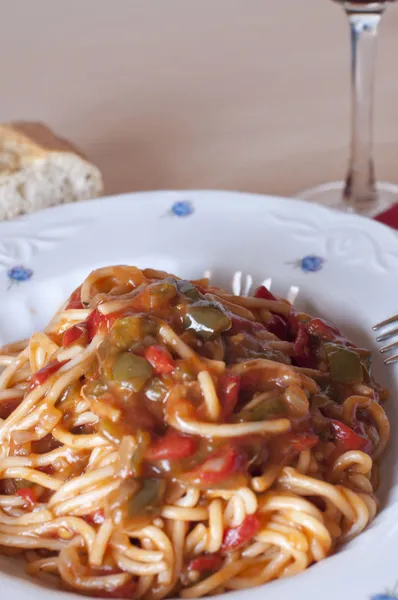 Gericht mit Spaghetti — Stockfoto