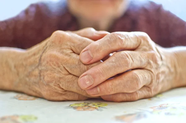 La mano della vecchia — Foto Stock