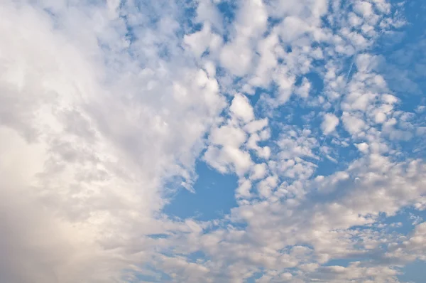 Blauer Himmel — Stockfoto