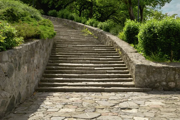 Velhas escadas de pedra — Fotografia de Stock