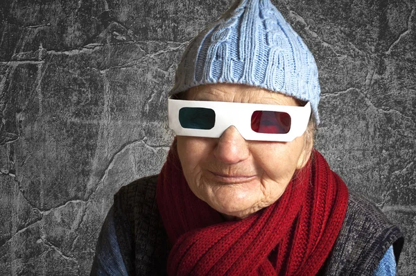 Elderly woman with anaglyph 3D glasses — Stock Photo, Image