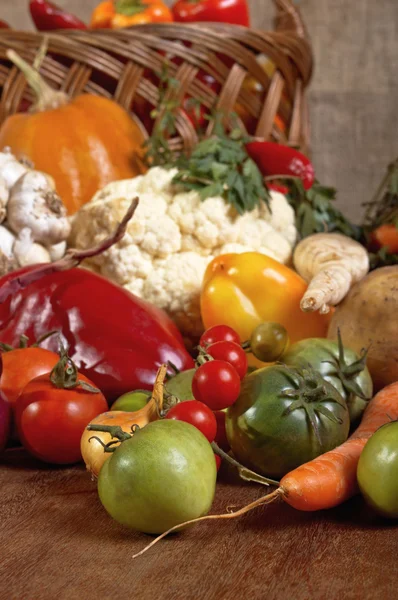 Verduras frescas ecológicas del jardín . — Foto de Stock