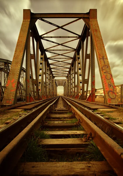 Puente ferroviario viejo — Foto de Stock