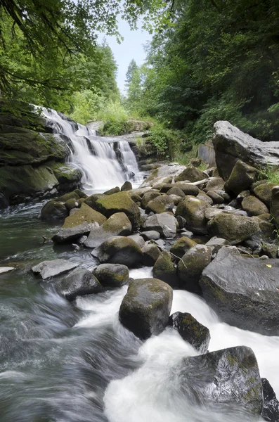 Göl creek falls