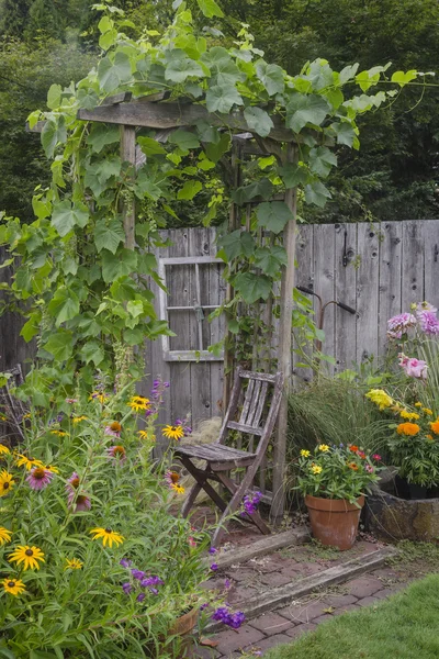 Backyard Hideaway — Stock Photo, Image