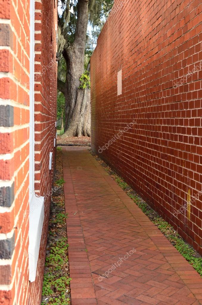 Brick alleyway ??? Stock Photo ?? DeBuskPhoto 18276141