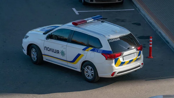 Украинская Полицейская Машина Дороге Время Патрулирования Табличкой Полиция — стоковое фото