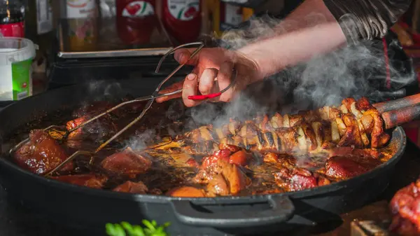 Chef Uses Metal Kitchen Tongs Stir Pork Knuckles Large Frying — ストック写真