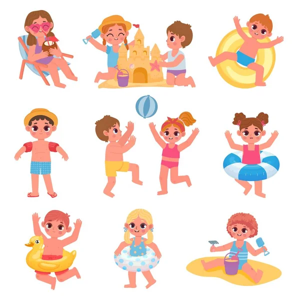 아이들은 해변에서 공을 치고, 수영을 하고, 모래성을 만든다. 만화 영화 주인공들은 여름 방학 때 바다에서 수영복을 입고 있습니다. 풀 아이들 벡터 세트 — 스톡 벡터