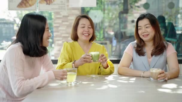 Group Middle Aged Asian Female Friends Having Fun Chatting Cafe — Stock Video