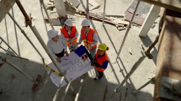 Top View Corner Civil Engineering Team Architect Foreman Watching Blue — стоковое видео