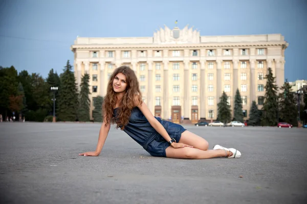 Mulher bonita jovem — Fotografia de Stock