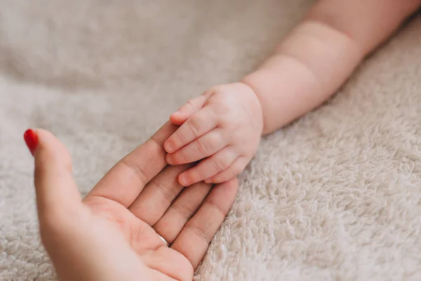 Mom Holding Small Hand Her Baby — Photo