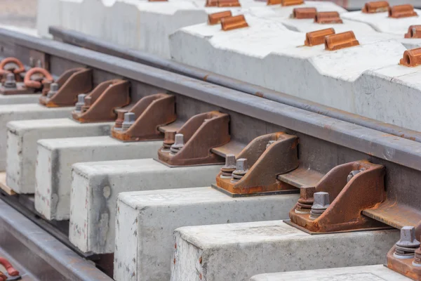 Dadi e bulloni di una ferrovia — Foto Stock