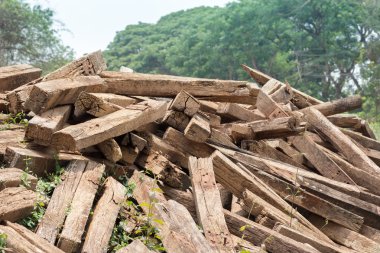 bir grup eski ahşap Travers