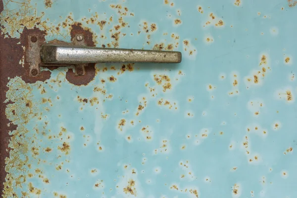 The metal handle of  old refrigerator. — Stock Photo, Image