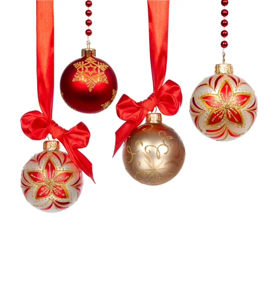 Noel baubles ile üzerine beyaz izole şerit