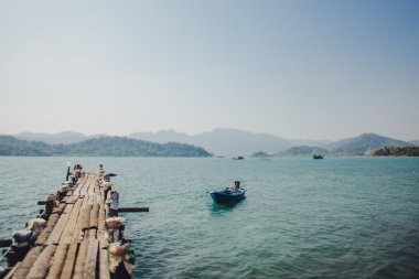tropik ada ahşap İskelesi