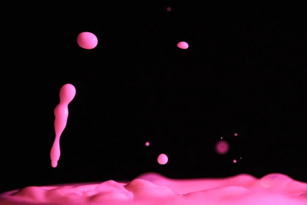 Kolor Ciekłe Krople Rozpryskujące Płyny Niesamowite Piękne Abstrakcyjne Dziwności — Zdjęcie stockowe