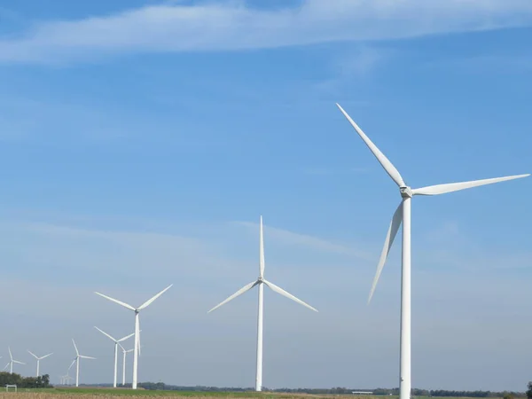 Éolienne Énergie Propre Air Grandes Lames Hauteur Moulin Électricité — Photo
